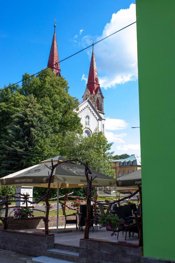 Waldhof Hotel Jirikov  Eksteriør billede