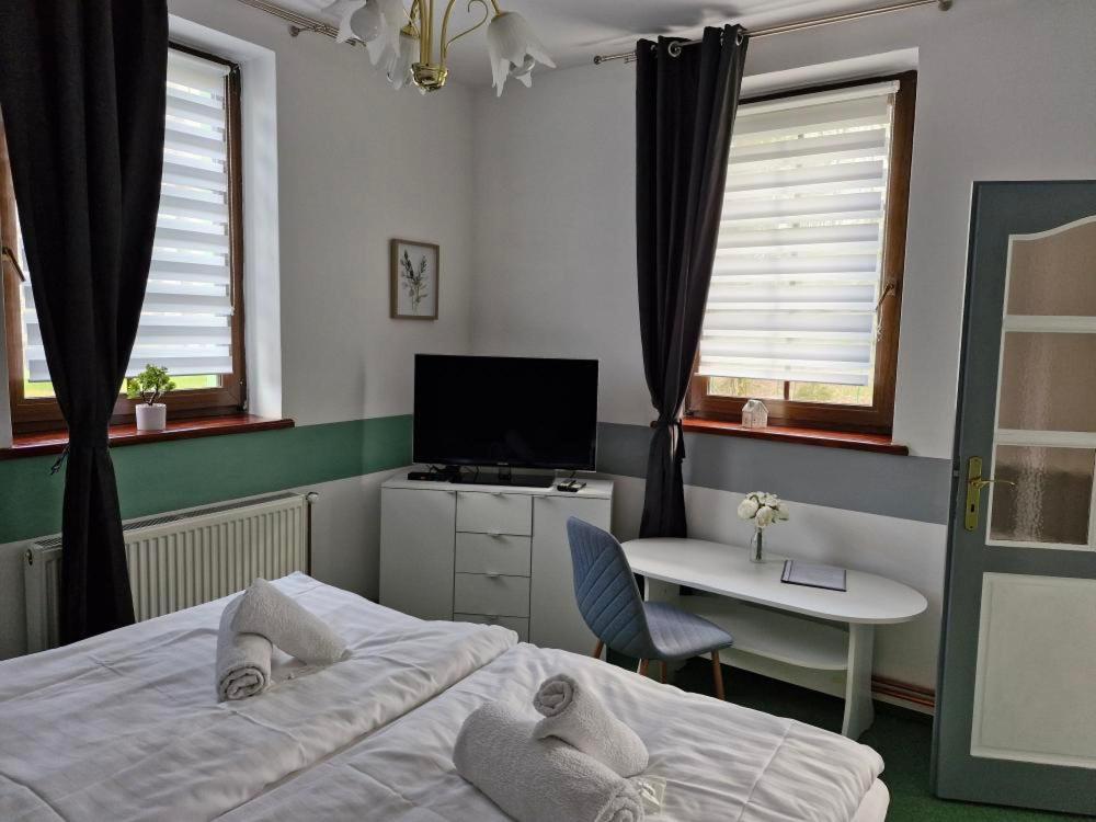 Waldhof Hotel Jirikov  Eksteriør billede